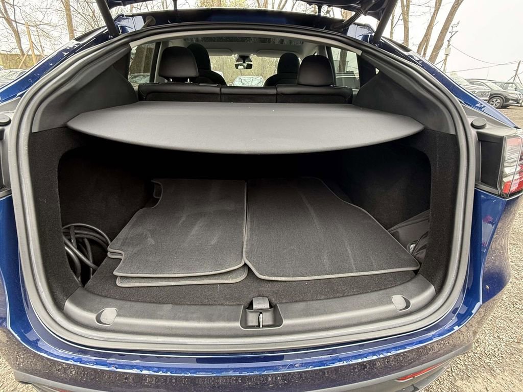 Used 2023 Tesla Model Y Long Range image 11
