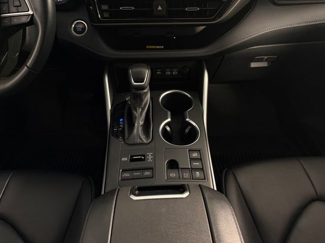 Used 2024 Toyota Highlander XLE image 24