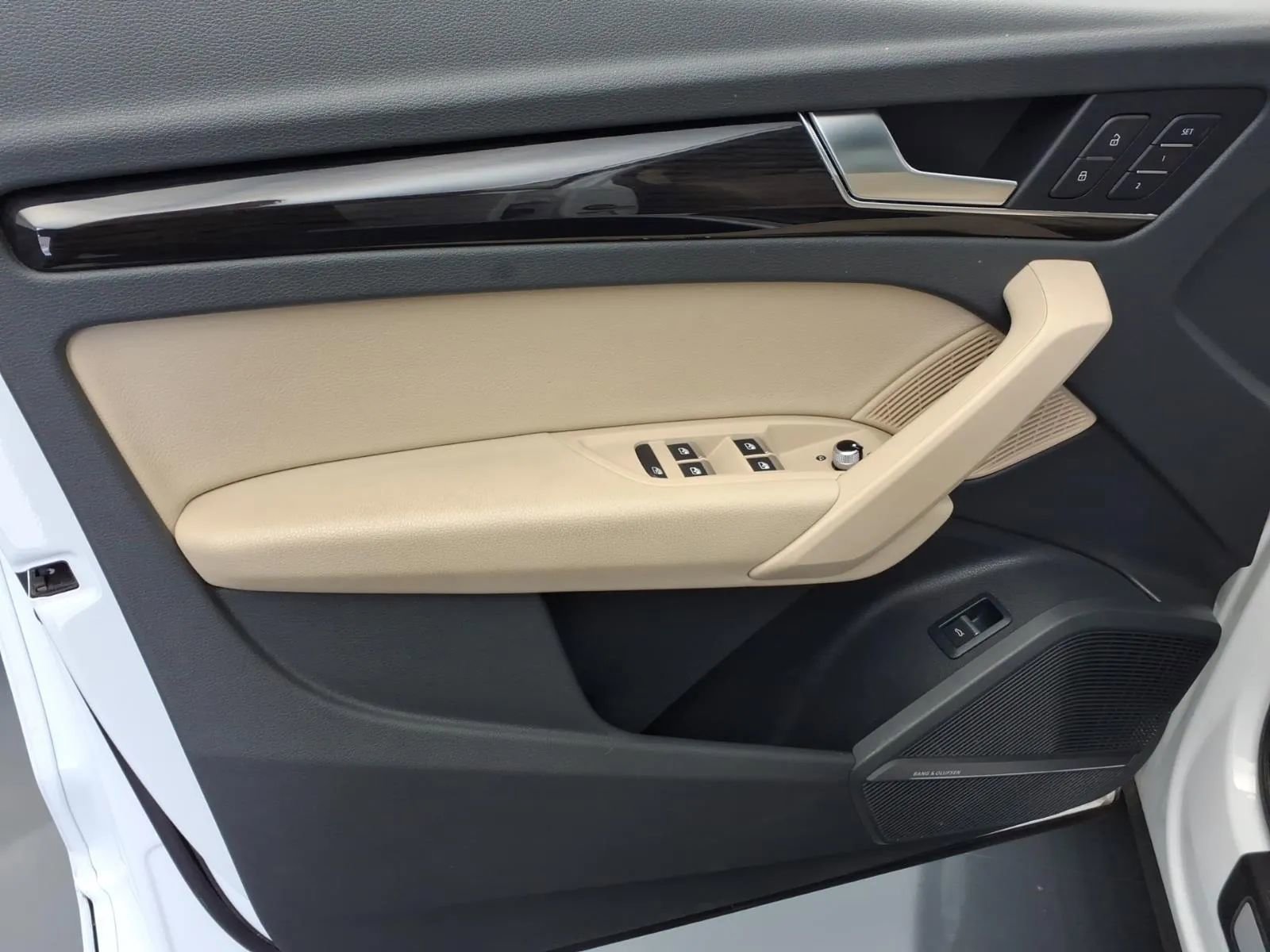 Used 2018 Audi Q5 2.0T Premium Plus w/ Premium Plus Package image 22