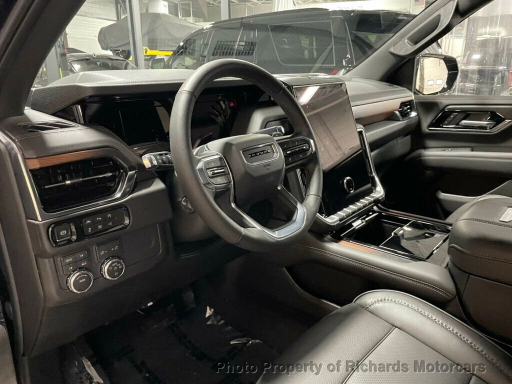 Used 2026 GMC Yukon Denali w/ Sun & Power Step Package image 12