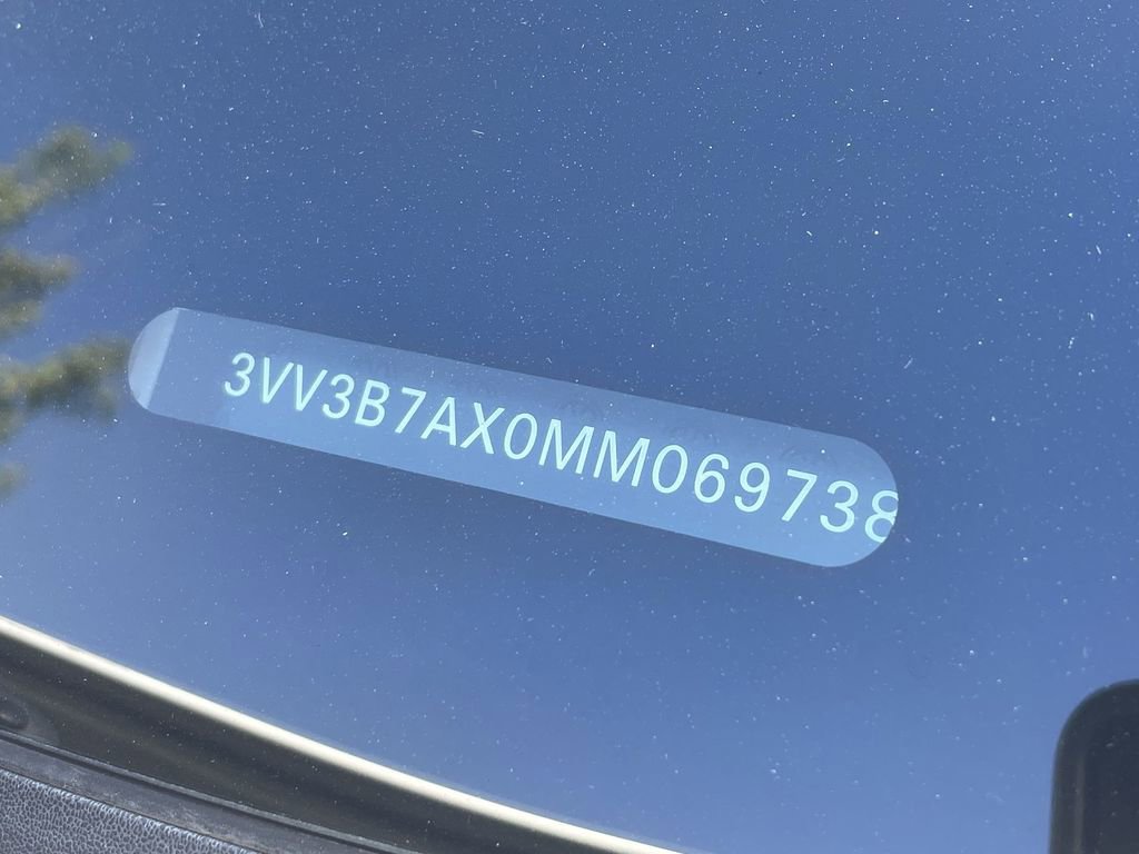 Used 2021 Volkswagen Tiguan SE w/ Panoramic Sunroof Package image 33