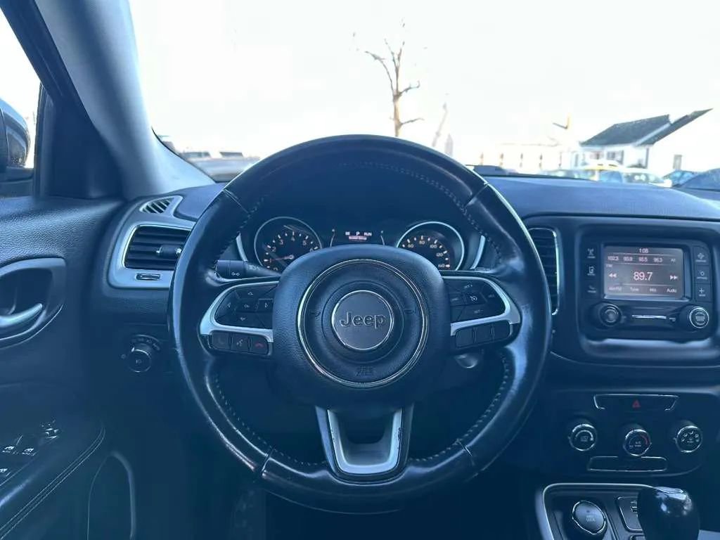 Used 2018 Jeep Compass Latitude image 20