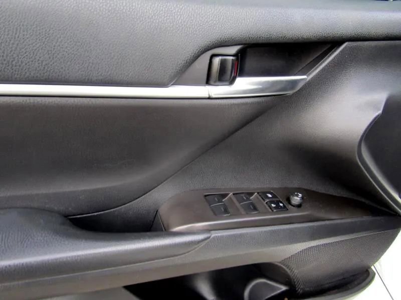 Used 2022 Toyota Camry LE image 14