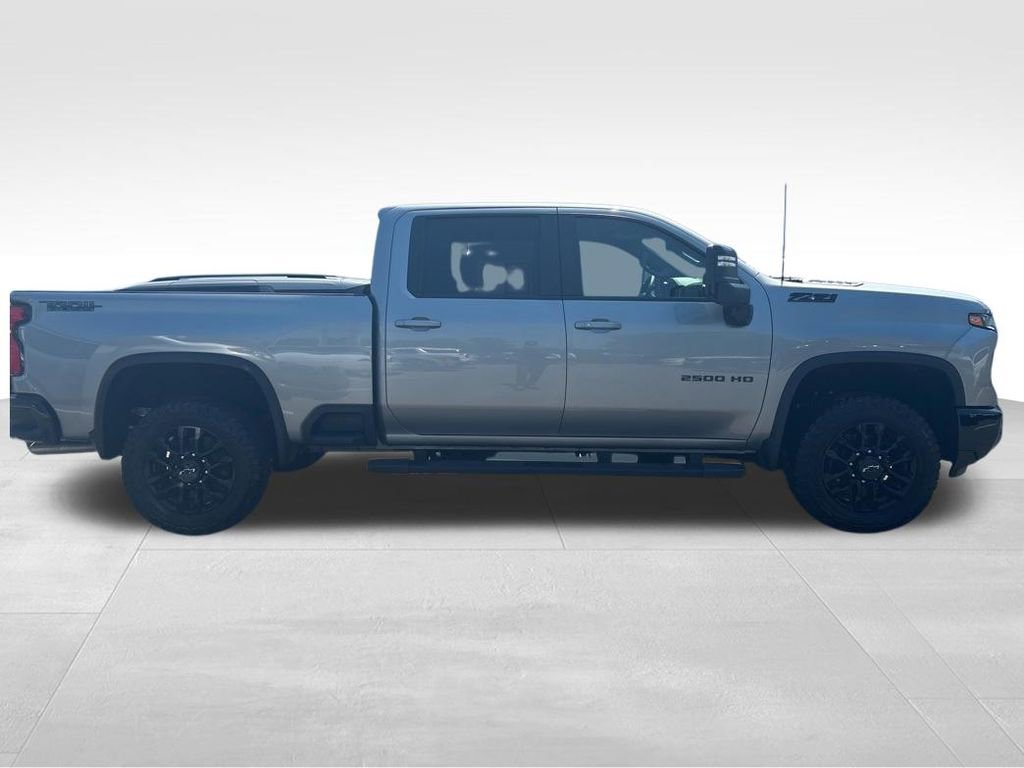 Used 2025 Chevrolet Silverado 2500 LT w/ Trail Boss Package AWD/4WD image 8