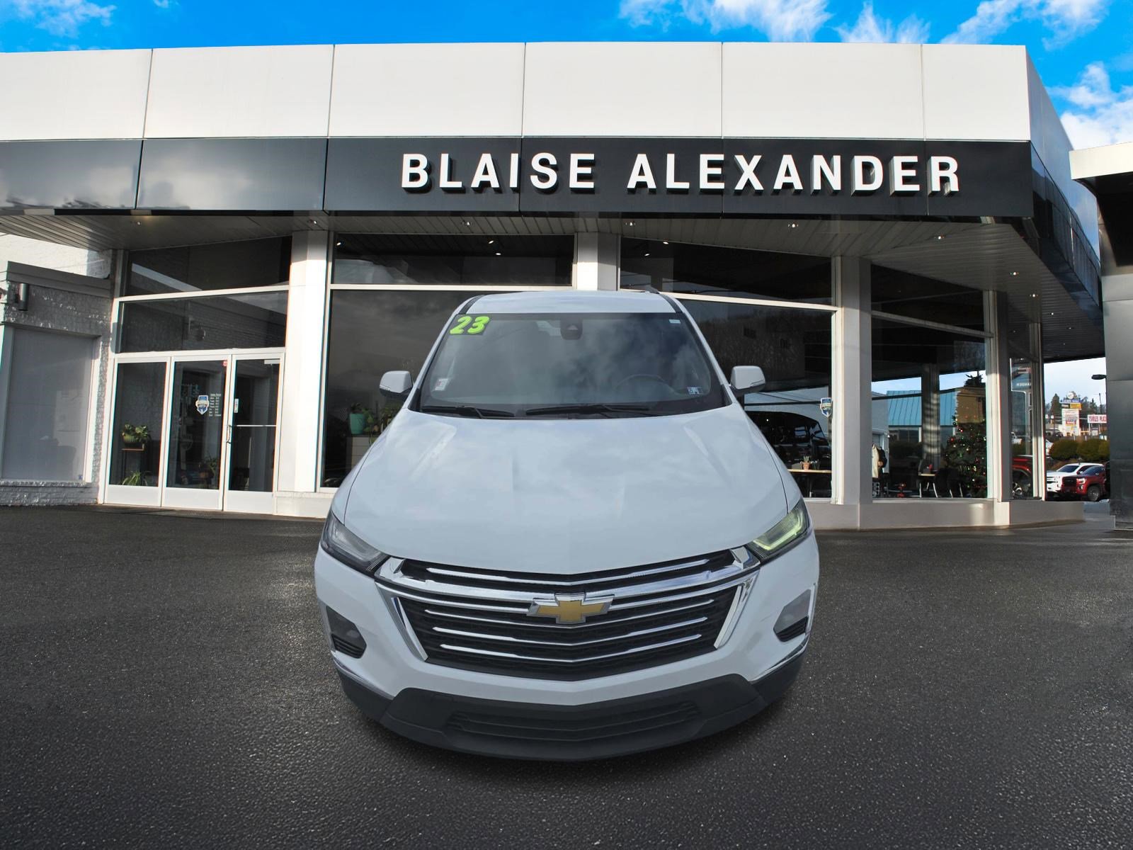 Used 2023 Chevrolet Traverse LT AWD/4WD image 8
