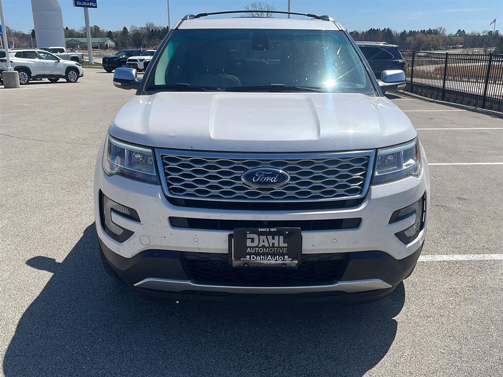 Used 2017 Ford Explorer Platinum image 3