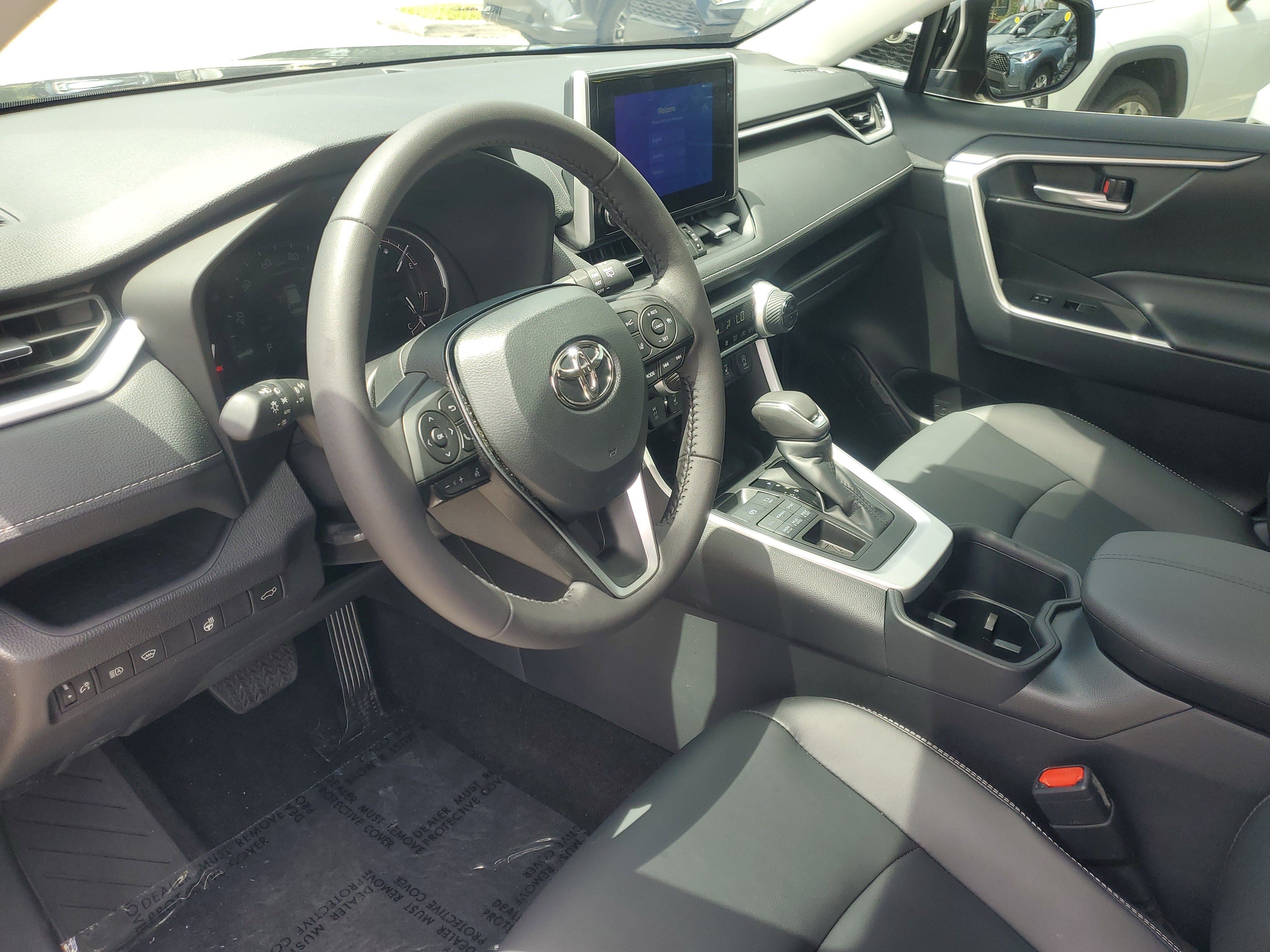 Used 2025 Toyota RAV4 XLE Premium w/ Weather Package AWD/4WD image 17