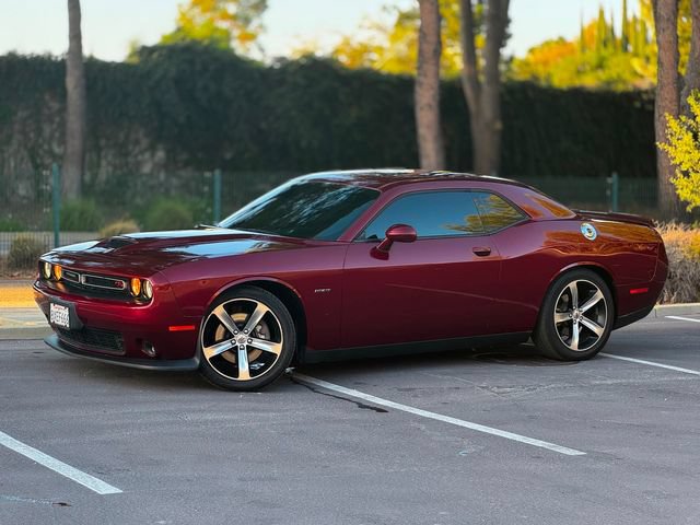 Used 2019 Dodge Challenger R/T w/ Driver Convenience Group RWD image 12