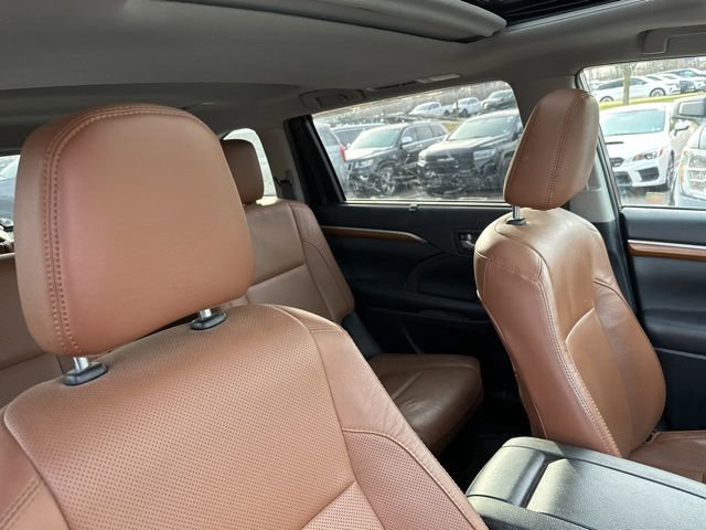 Used 2019 Toyota Highlander Limited image 15