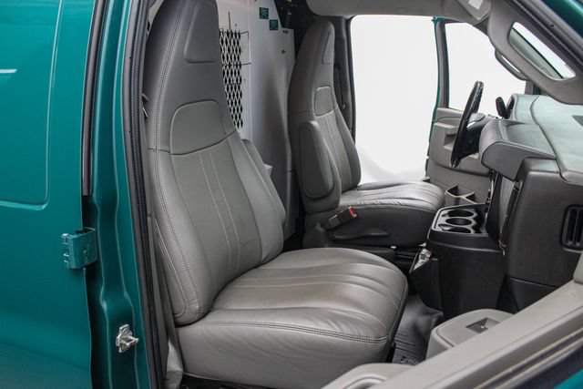 Used 2019 Chevrolet Express 3500 w/ Driver Convenience Package RWD image 26