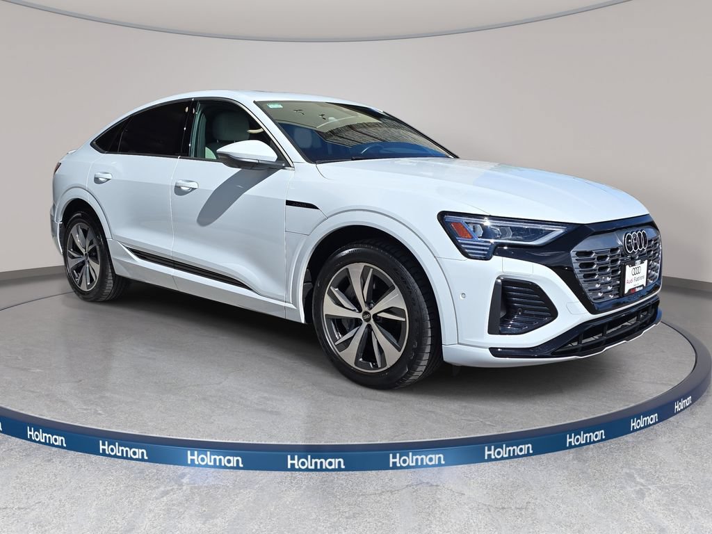 Certified 2024 Audi Q8 e-tron Premium Plus w/ Premium Plus Package AWD/4WD image 4