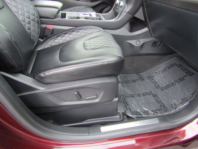 Used 2024 Ford Edge Titanium w/ Equipment Group 301A AWD/4WD image 9