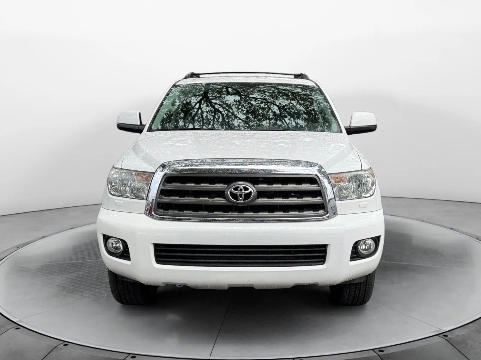 Used 2015 Toyota Sequoia SR5 image 2