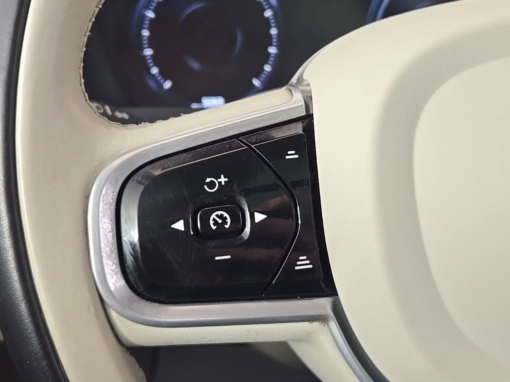 Used 2022 Volvo XC90 T8 Inscription w/ Advanced Package image 29