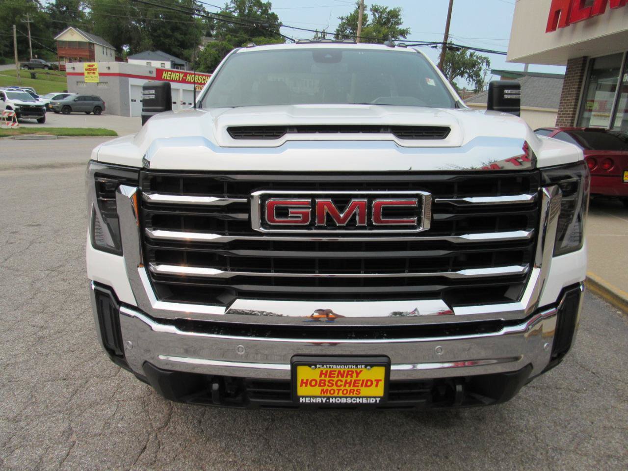 Used 2025 GMC Sierra 2500 SLE w/ SLE Convenience Package AWD/4WD image 2