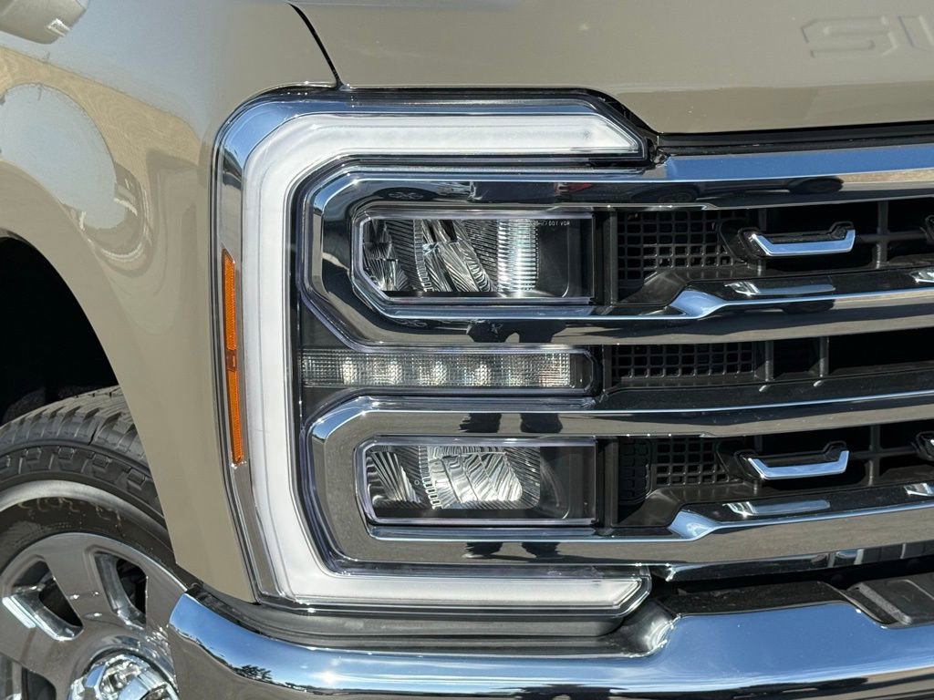 New 2026 Ford F250 4x4 Crew Cab Super Duty image 3