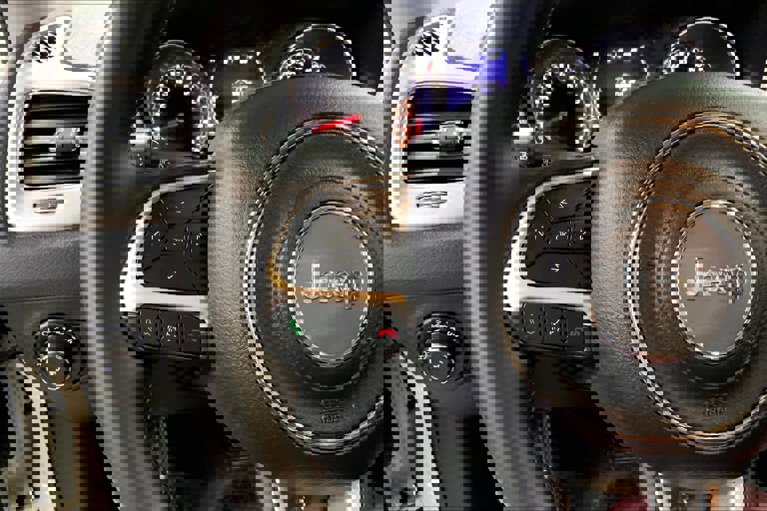 Used 2020 Jeep Compass Latitude image 24