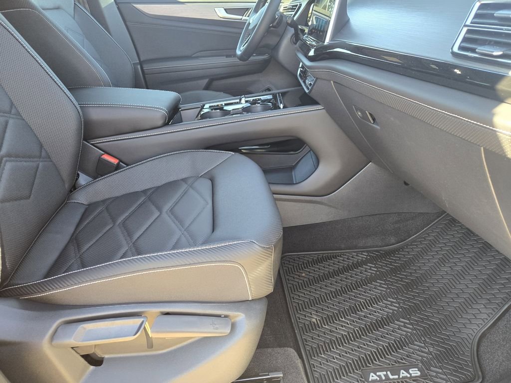 New 2026 Volkswagen Atlas Cross Sport SE FWD image 12