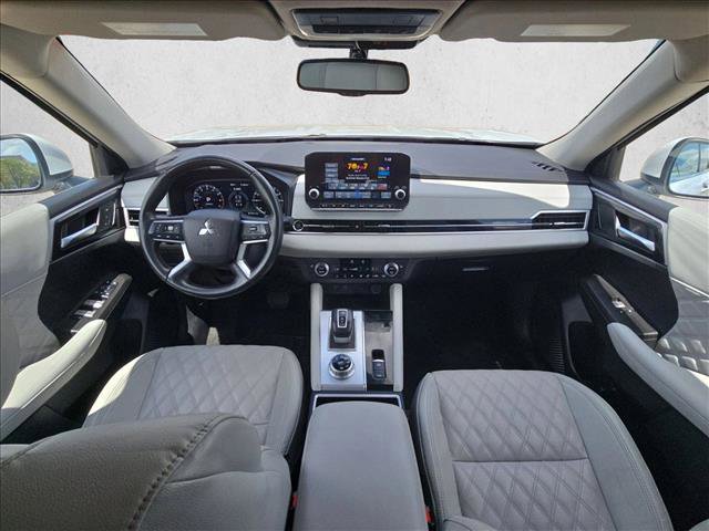 Used 2024 Mitsubishi Outlander SEL image 18