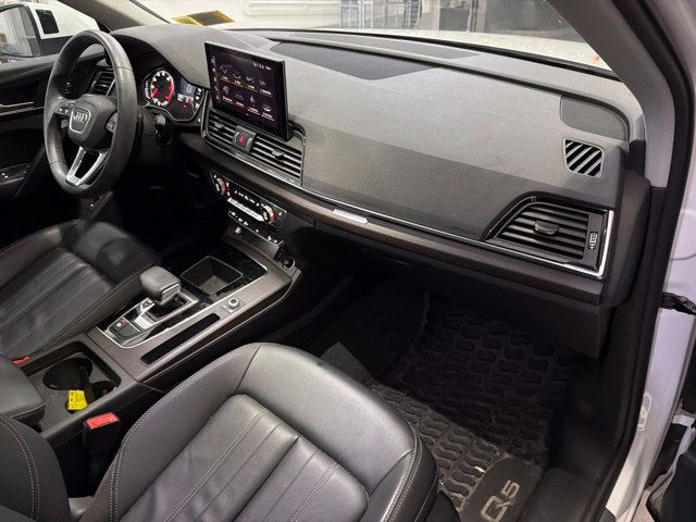 Used 2023 Audi Q5 2.0T Premium w/ Convenience Package AWD/4WD image 13