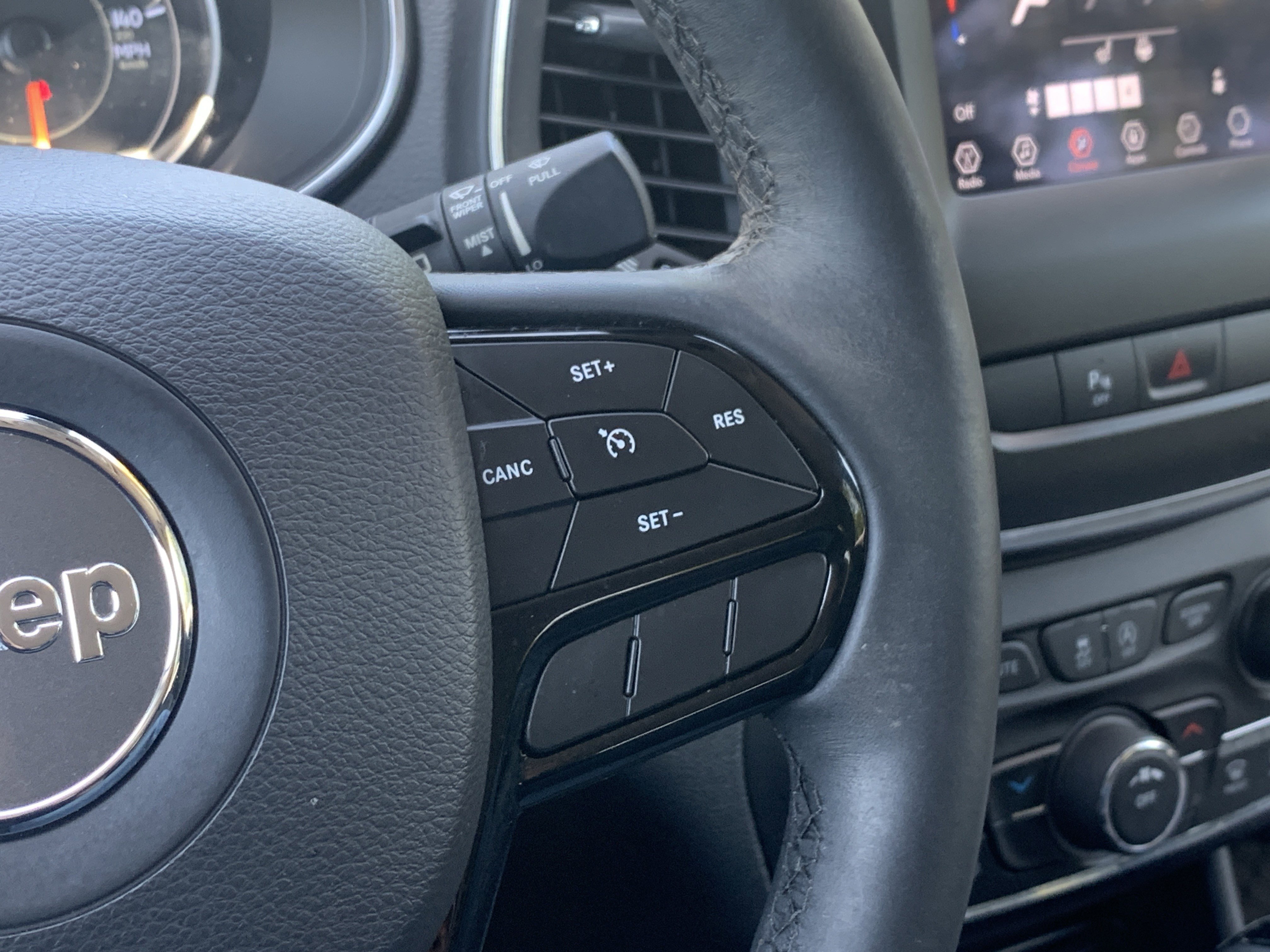 Used 2019 Jeep Cherokee Latitude Plus image 19