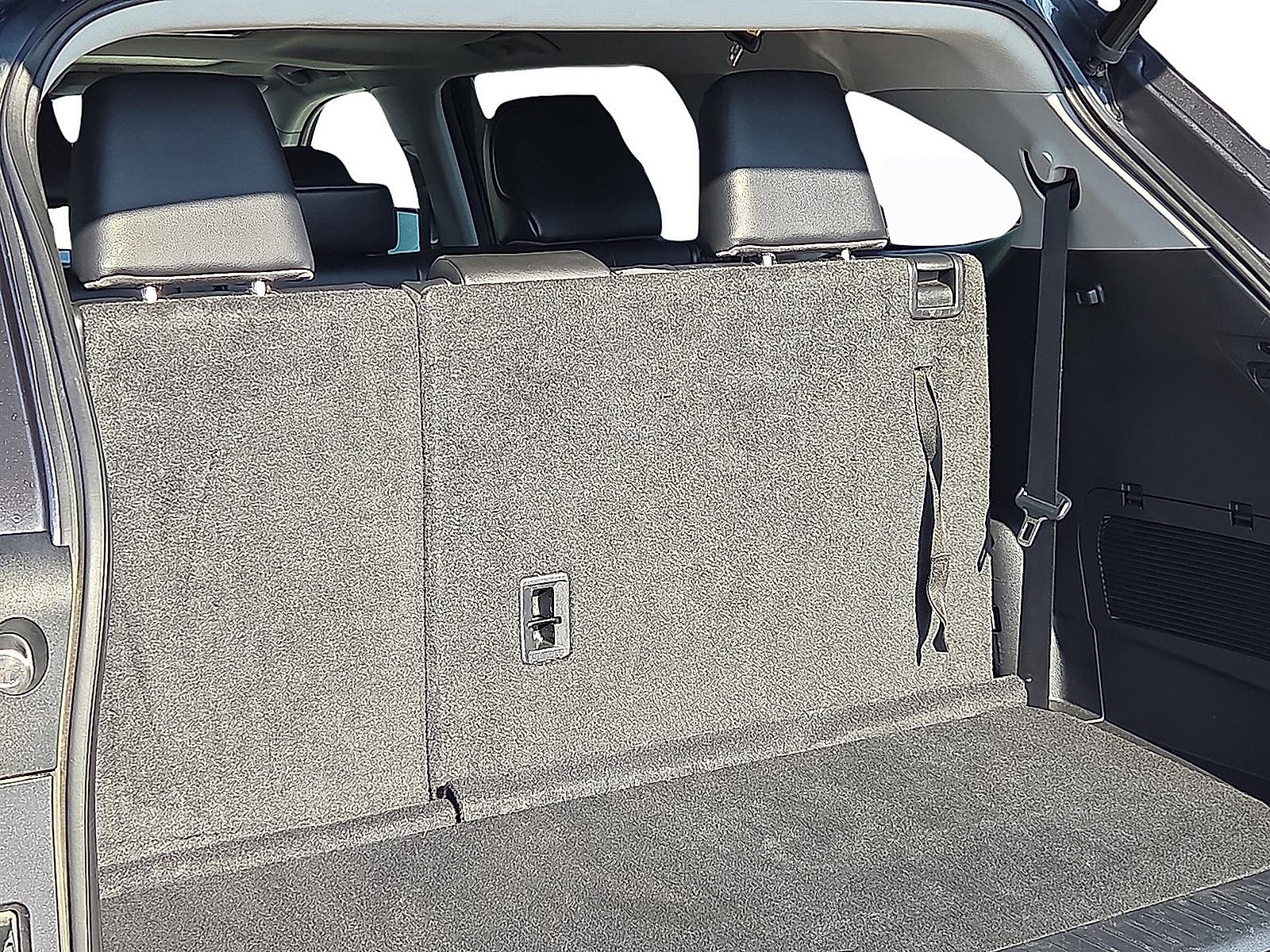 Used 2023 Toyota Highlander L image 9