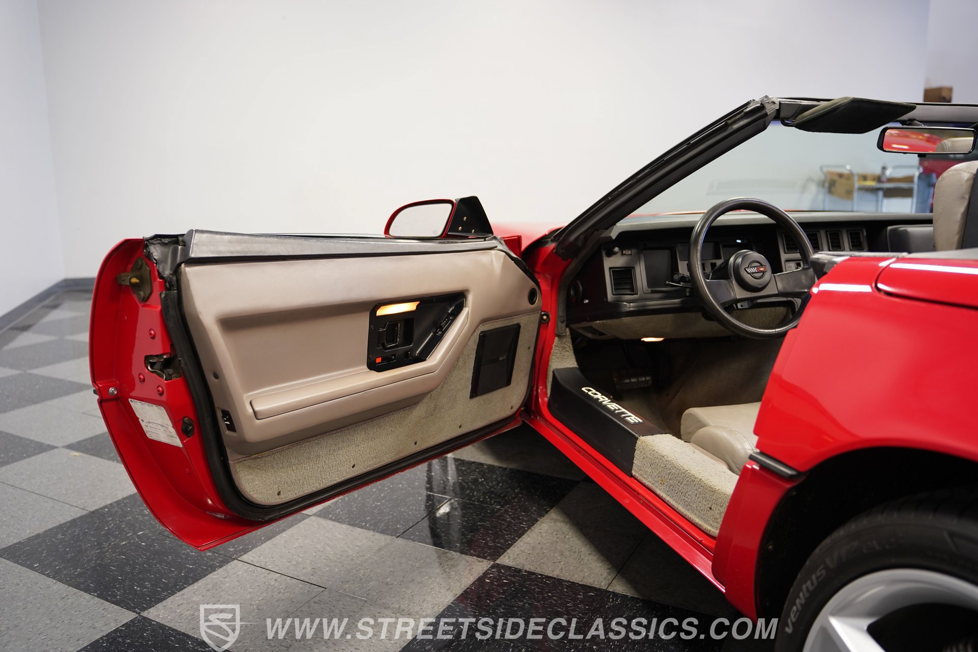 Used 1989 Chevrolet Corvette Convertible RWD image 36