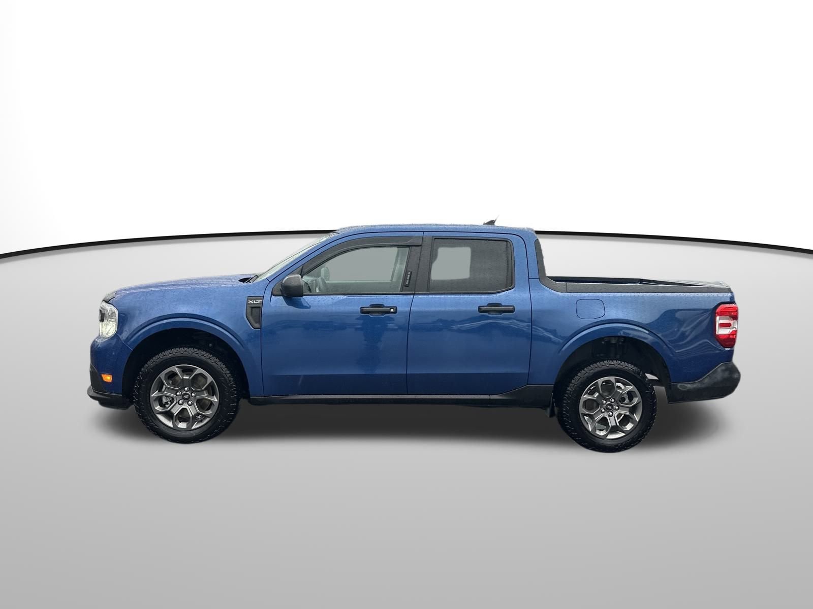 Used 2023 Ford Maverick XLT image 2