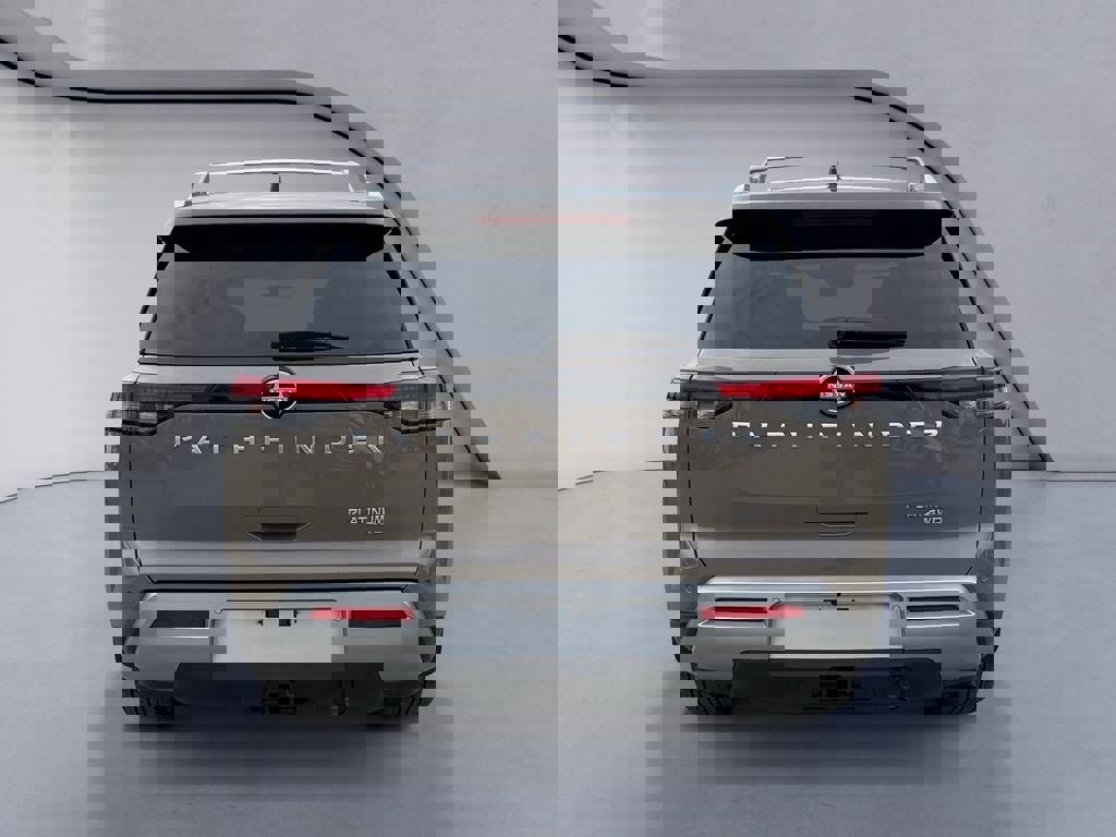 Used 2025 Nissan Pathfinder Platinum image 4