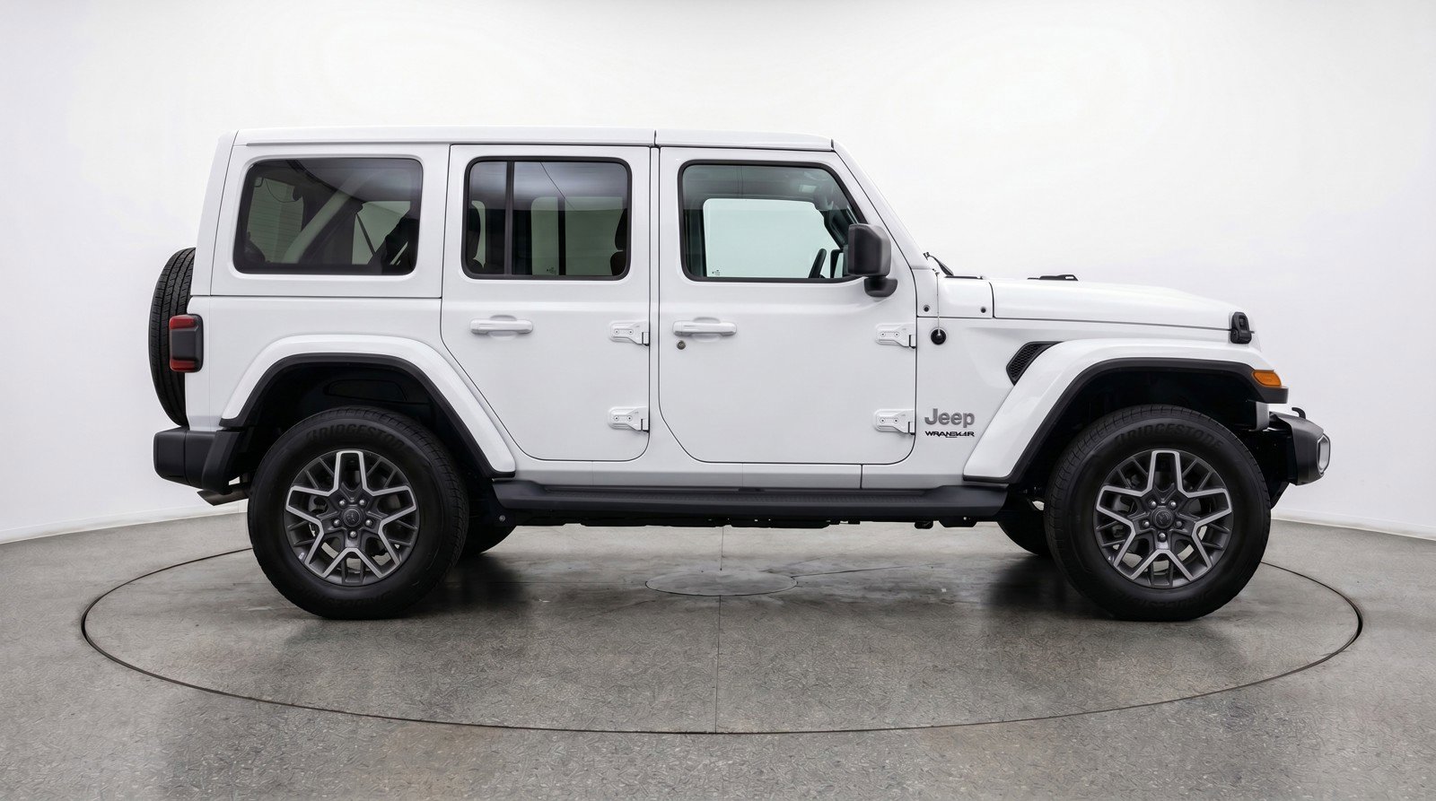 Used 2025 Jeep Wrangler Sahara AWD/4WD image 11