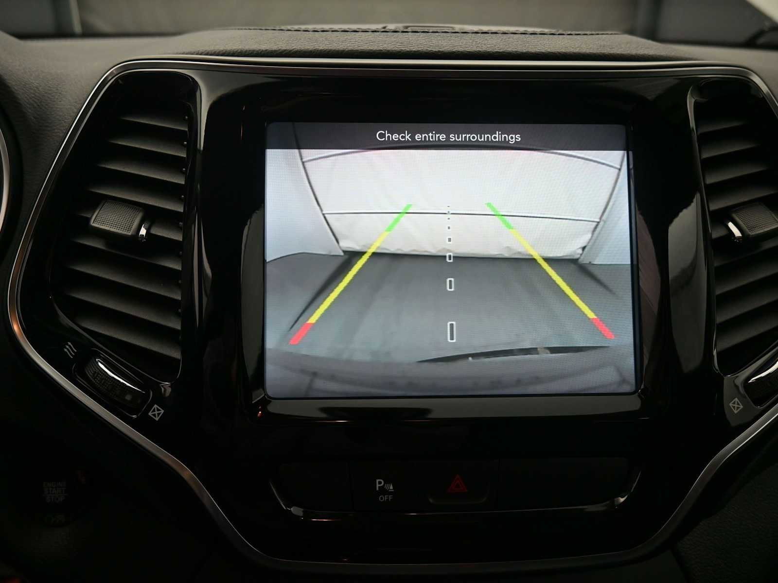 Used 2019 Jeep Cherokee Limited image 8