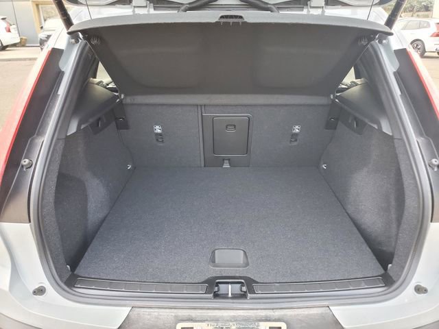 Certified 2026 Volvo XC40 B5 Core w/ Climate Package AWD/4WD image 33
