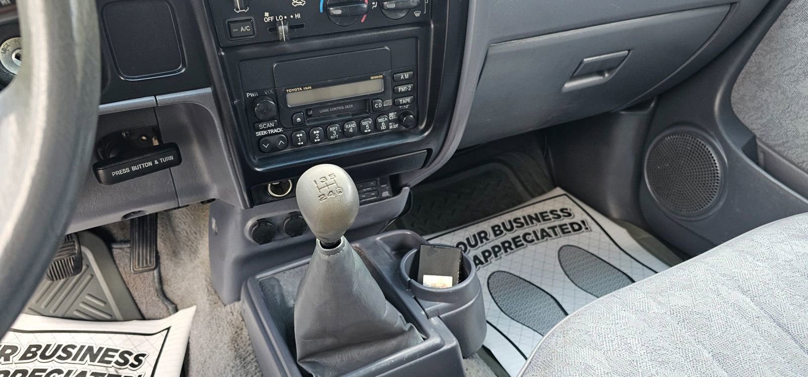 Used 2000 Toyota Tacoma 2WD Regular Cab image 15