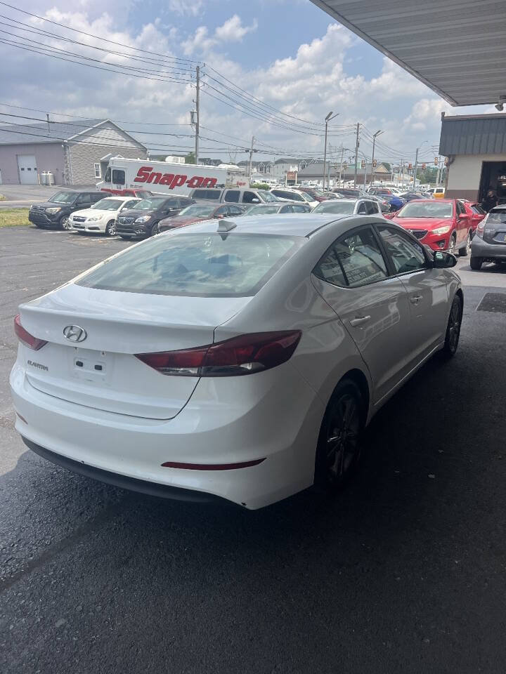 Used 2017 Hyundai Elantra Value Edition FWD image 3