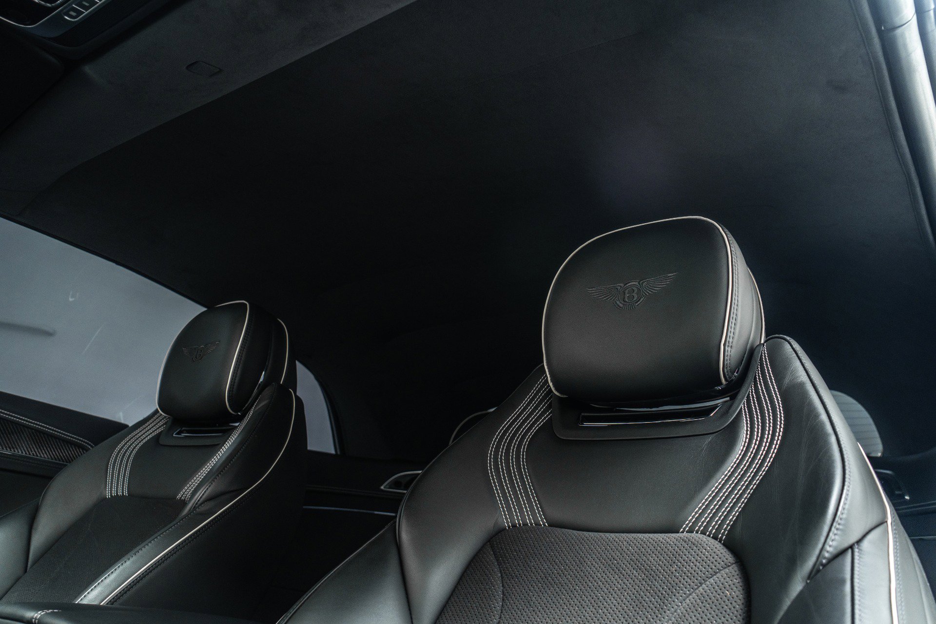 Used 2023 Bentley Continental GT V8 image 42