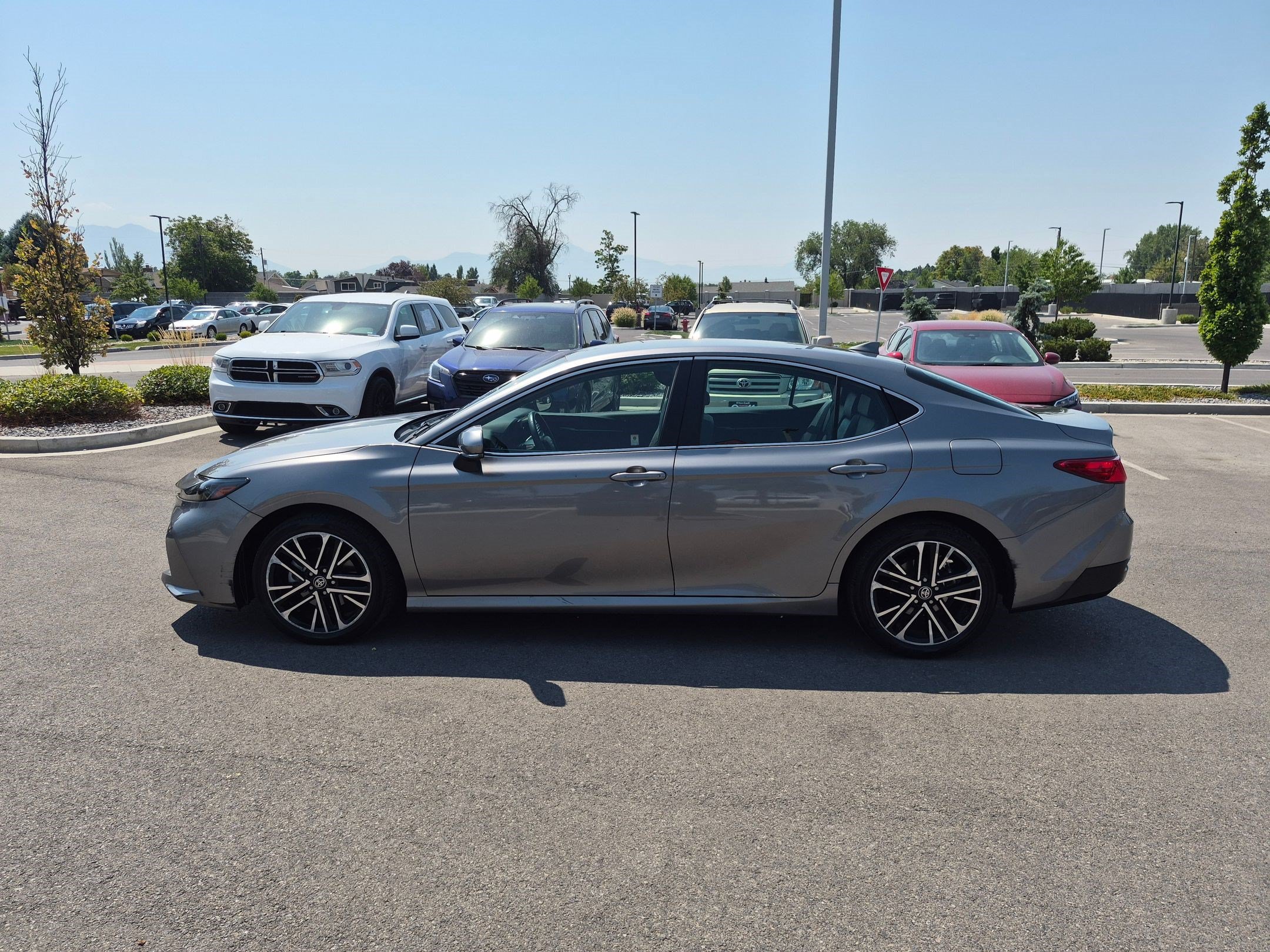 Used 2025 Toyota Camry XLE FWD image 9