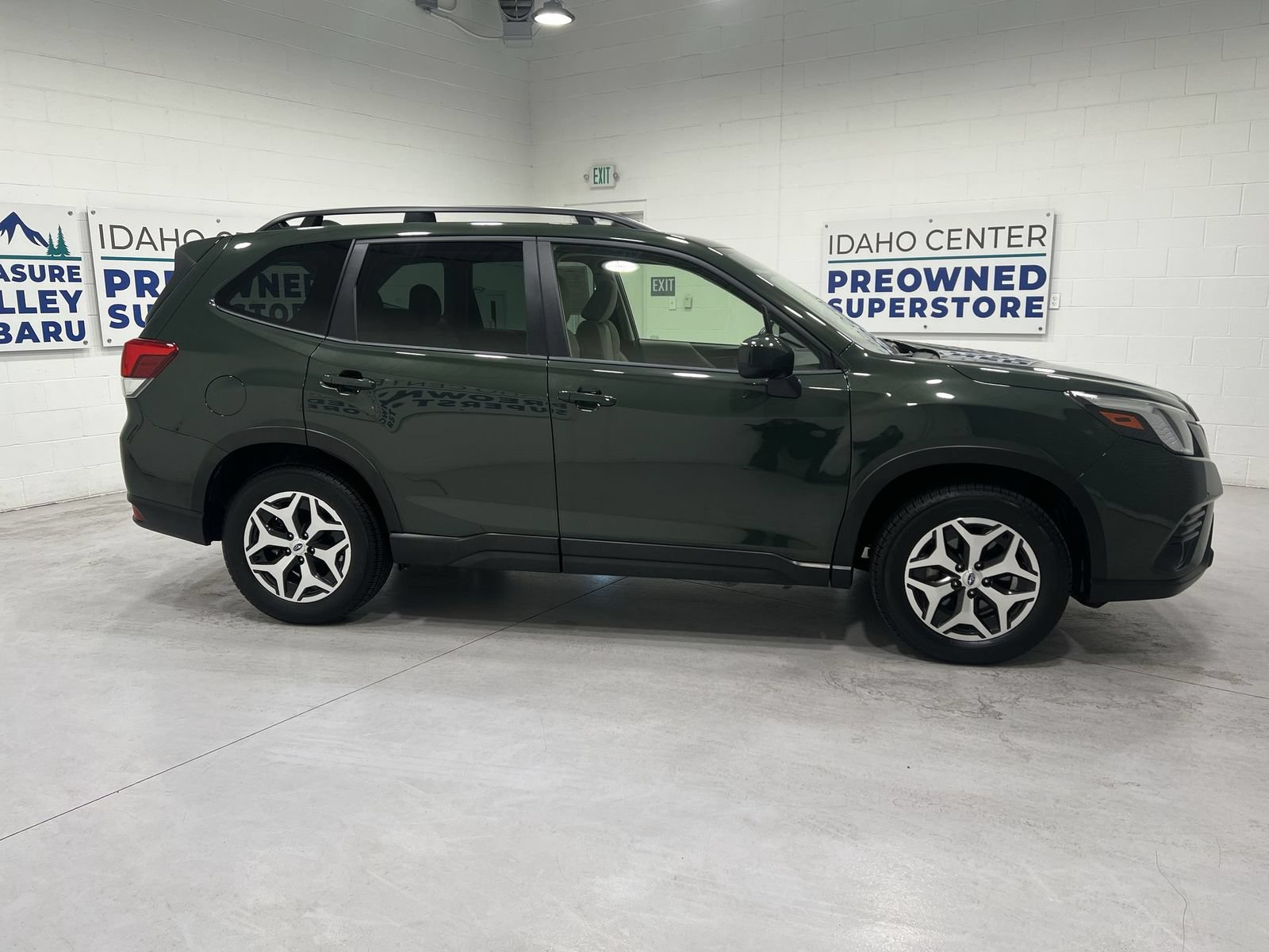 Used 2022 Subaru Forester Premium w/ Popular Package #3 AWD/4WD image 9
