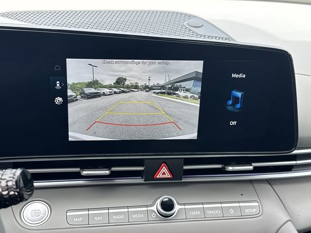 Certified 2025 Hyundai Elantra SEL FWD image 27