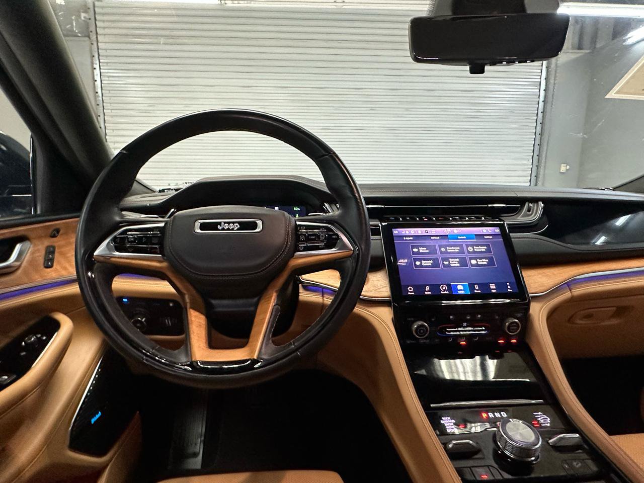 Used 2023 Jeep Grand Cherokee Summit AWD/4WD image 23