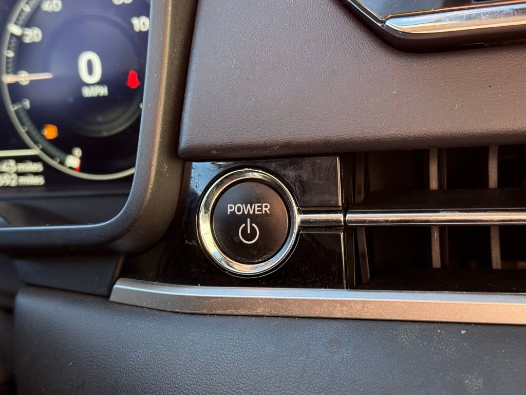 Used 2023 Mitsubishi Outlander SE image 11