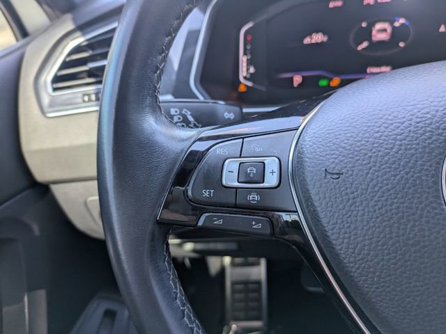 Used 2021 Volkswagen Tiguan SEL Premium R-Line AWD/4WD image 32