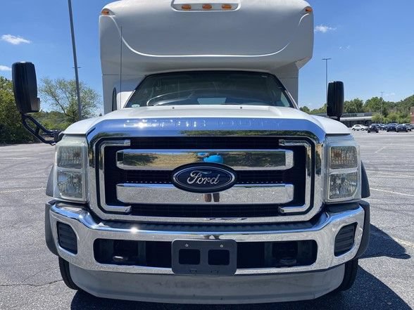 Used 2014 Ford F550 2WD Regular Cab Super Duty image 9
