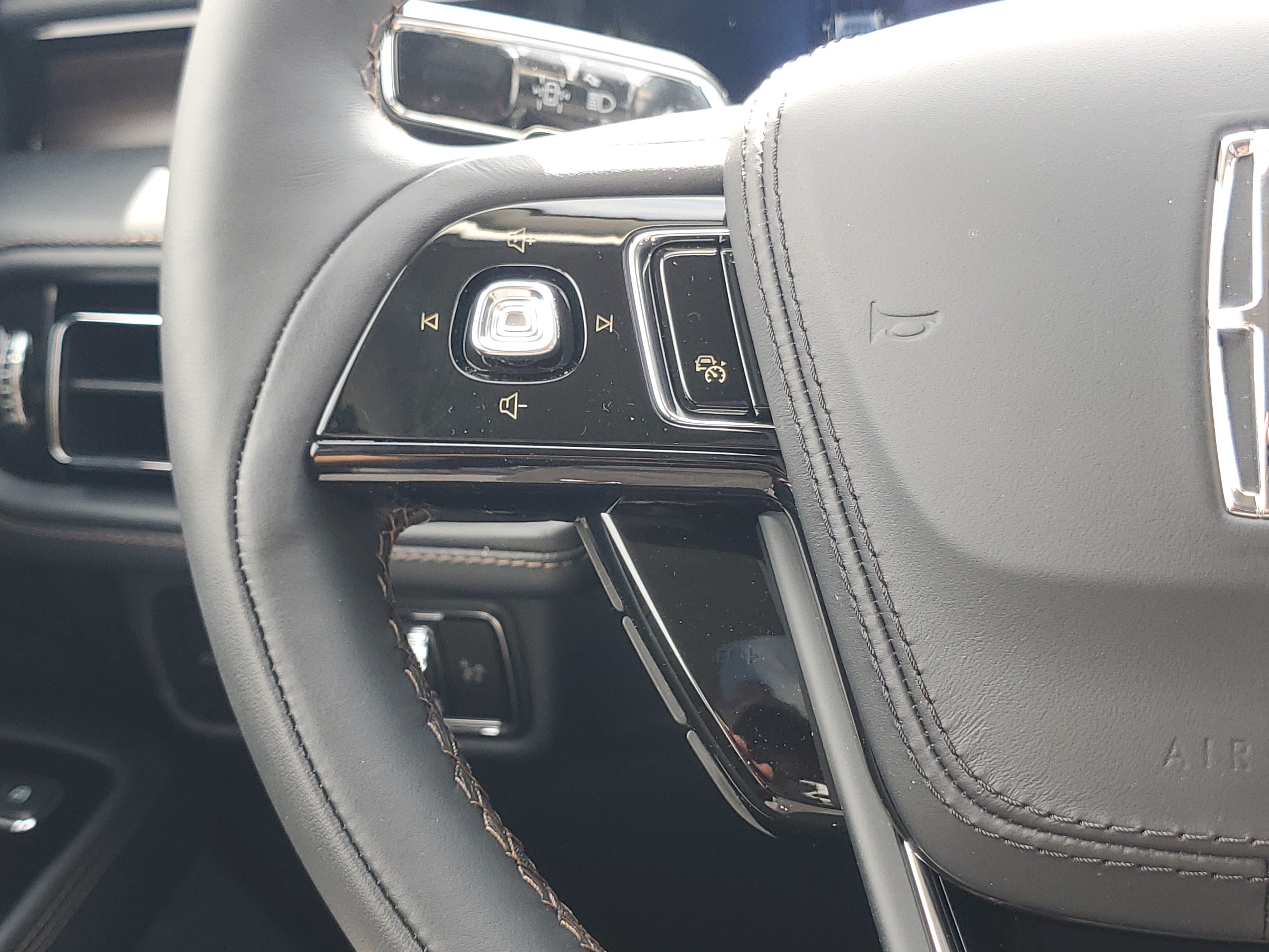 New 2027 Lincoln Aviator Reserve AWD/4WD image 15