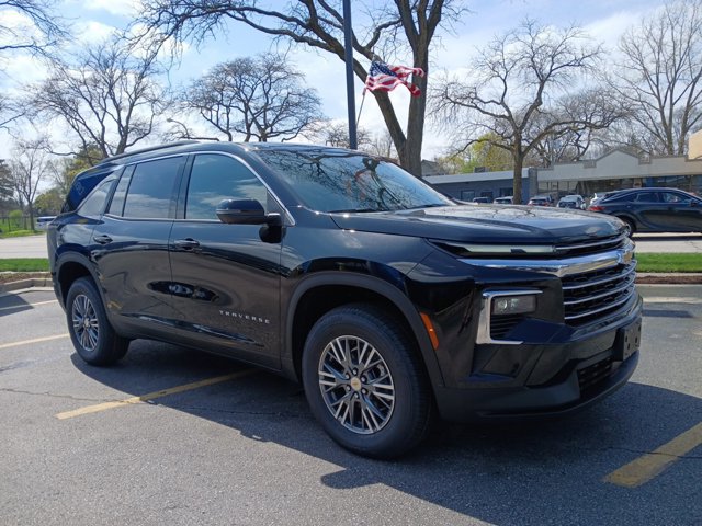 New 2026 Chevrolet Traverse LT w/ Driver Confidence Package AWD/4WD image 1