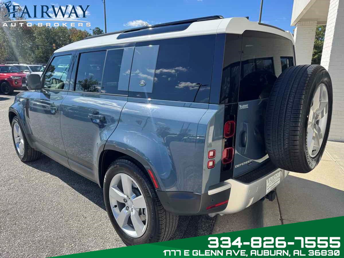 Used 2023 Land Rover Defender 110 SE image 8
