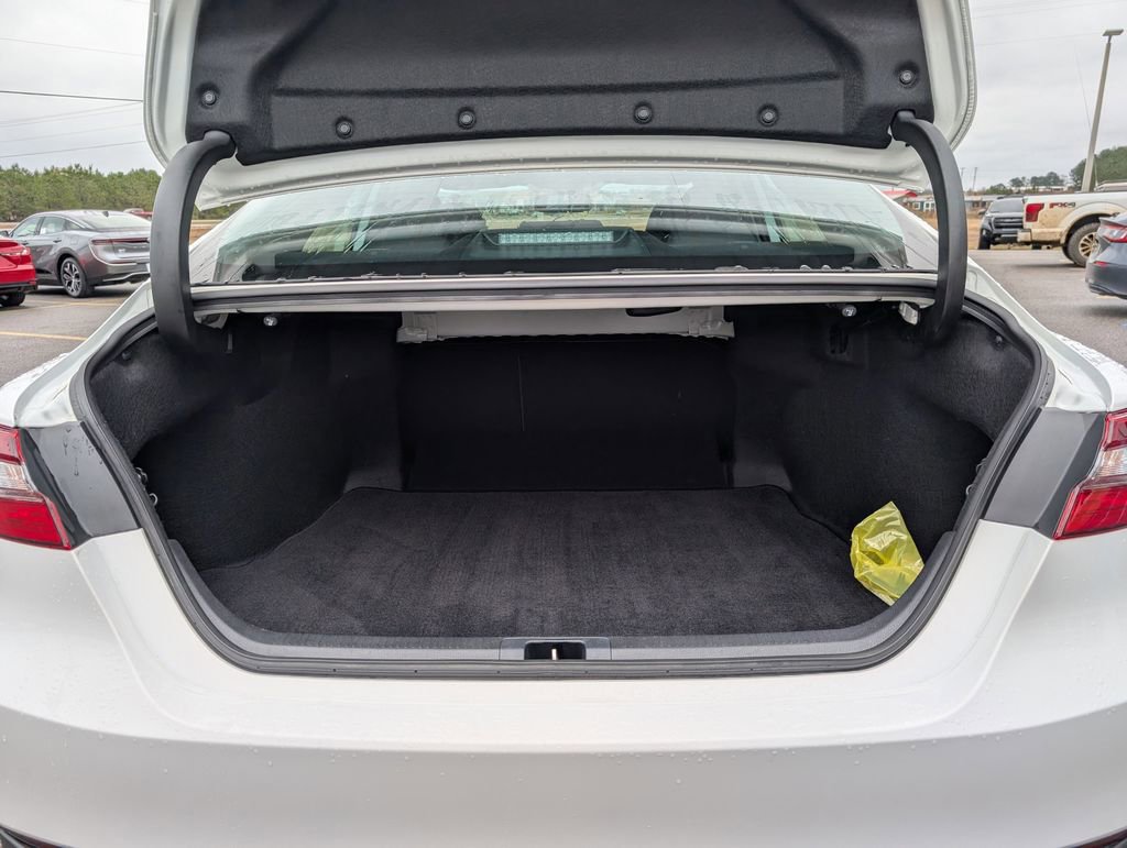 Used 2024 Toyota Camry LE w/ Convenience Package image 31