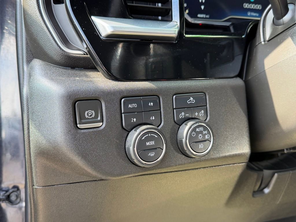 Used 2023 Chevrolet Silverado 1500 RST w/ Z71 Off-Road Package AWD/4WD image 25