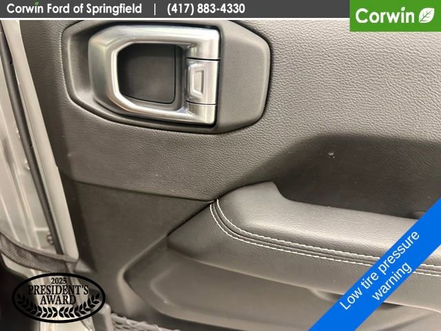 Used 2023 Jeep Wrangler Unlimited Rubicon 4xe w/ Steel Bumper Group AWD/4WD image 16