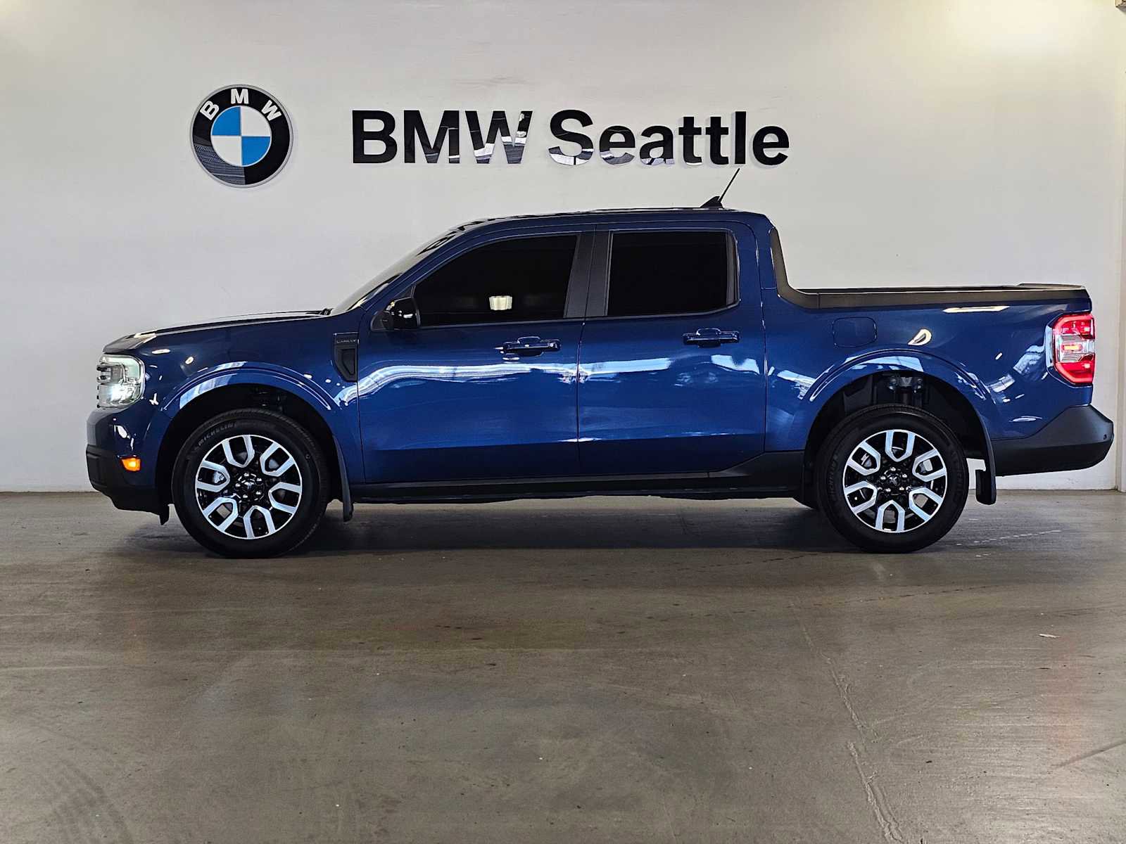 Used 2024 Ford Maverick Lariat FWD image 3