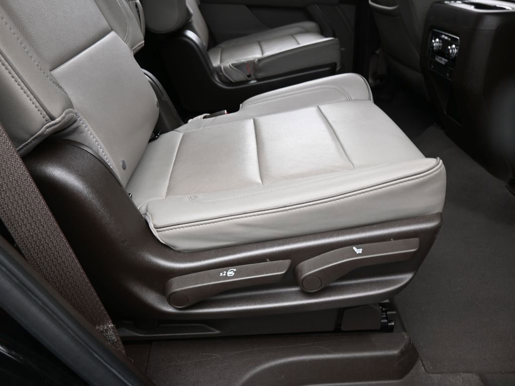 Used 2023 GMC Yukon SLT image 40